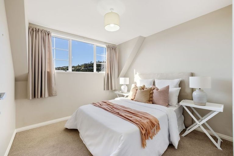 Photo of property in 70 Landsdowne Terrace, Cashmere, Christchurch, 8022