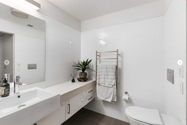 Photo of property in 7/48 Marine Parade, Mount Maunganui, 3116