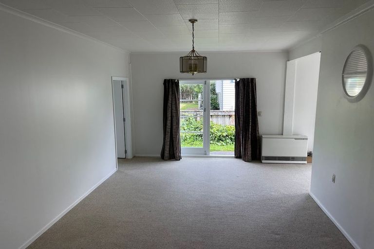 Photo of property in 4 Gibbs Crescent, Wainuiomata, Lower Hutt, 5014
