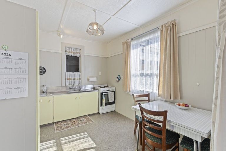 Photo of property in 11a Queen Street, Waitara, 4320