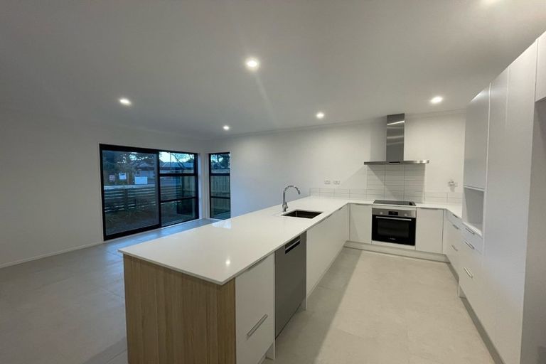 Photo of property in 24 Bader Drive, Mangere, Auckland, 2022