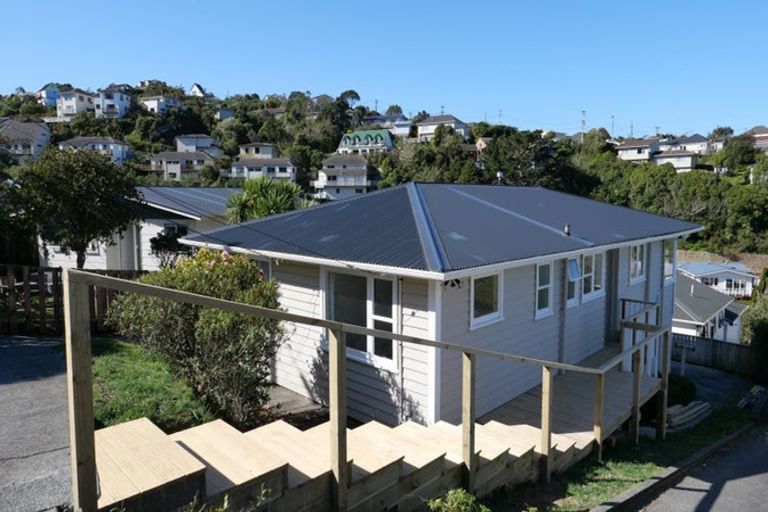 Photo of property in 132 Broderick Road, Johnsonville, Wellington, 6037