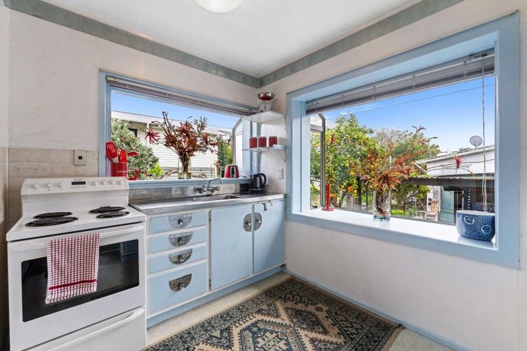 Photo of property in 2/1 Lingfield Street, Glenfield, Auckland, 0629