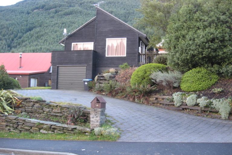 Photo of property in 15 Watts Road, Fernhill, Queenstown, 9300