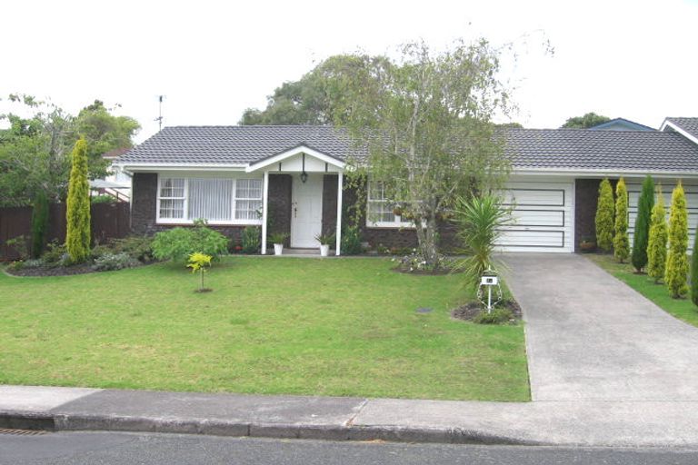 Photo of property in 1/3 Lancelot Place, Glenfield, Auckland, 0629
