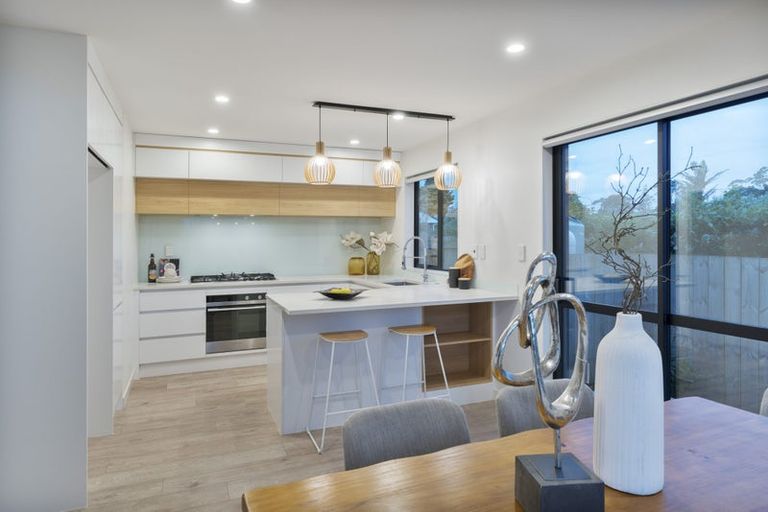 Photo of property in 29d Mackenzie Street, Te Atatu South, Auckland, 0610