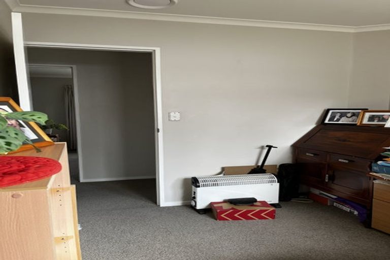 Photo of property in 32 Somerset Crescent, Highbury, Palmerston North, 4412