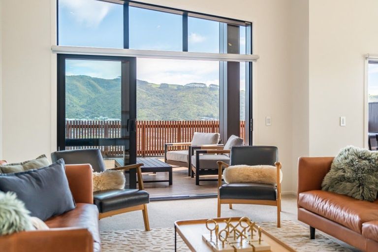 Photo of property in 16 Te Hoiere Street, Aotea, Porirua, 5024