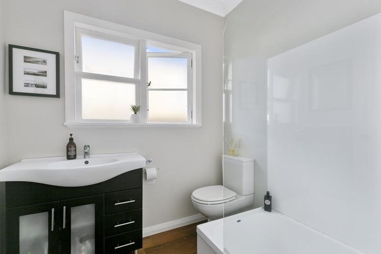 Photo of property in 8 Elliott Street, Johnsonville, Wellington, 6037