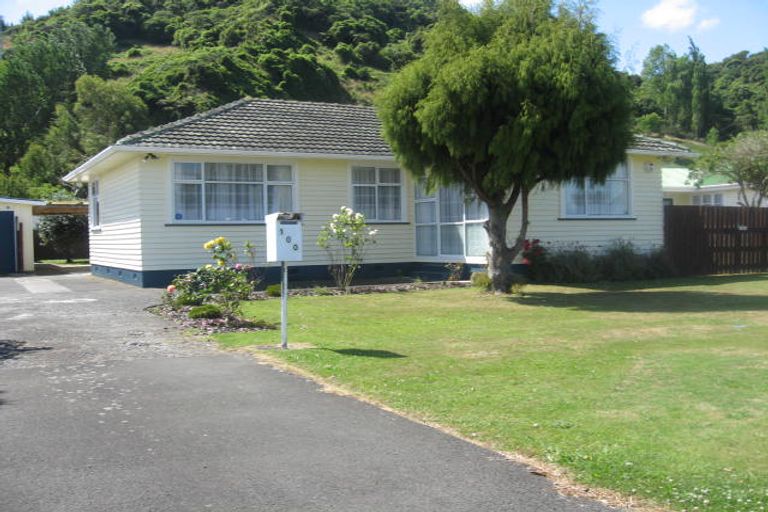Photo of property in 100 Paterson Street, Aramoho, Whanganui, 4500