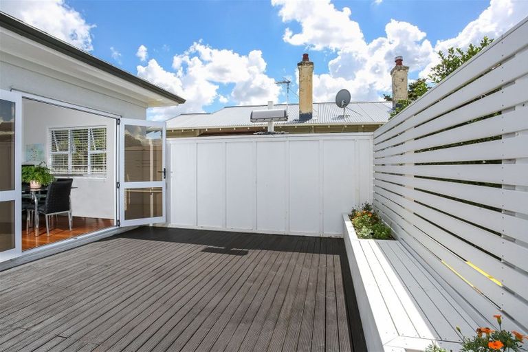 Photo of property in 2 Hamilton Place, Pukekohe, 2120