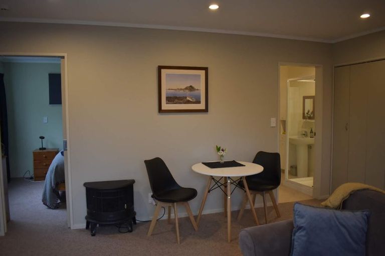 Photo of property in 6 Glendavar Street, Berhampore, Wellington, 6023