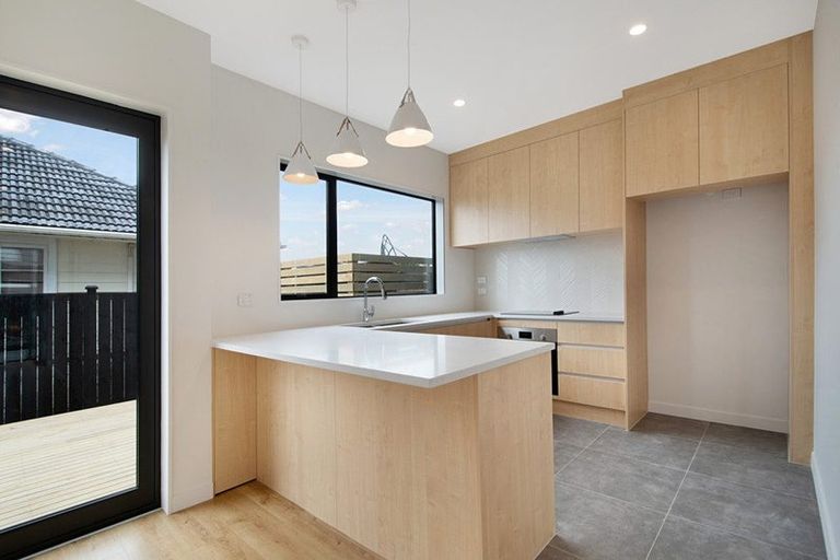 Photo of property in 7e Poto Street, Te Atatu South, Auckland, 0610