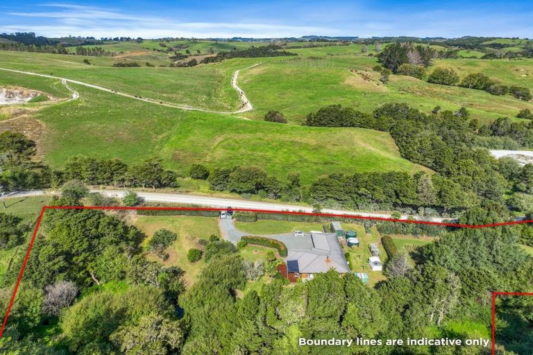 Photo of property in 303 Gibbons Road, Kaiwaka, 0573