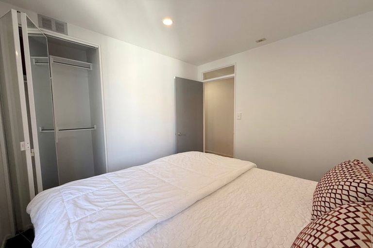 Photo of property in Terrace Garden Apartments, 10f/120 The Terrace, Wellington Central, Wellington, 6011