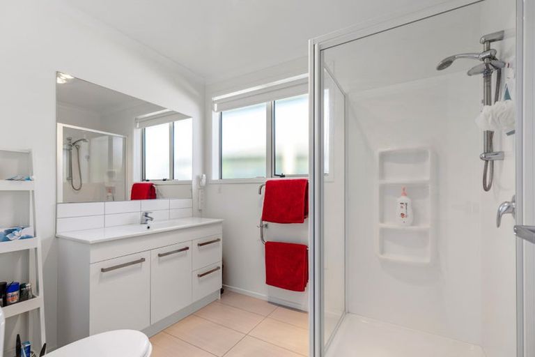 Photo of property in 8 Seashell Drive, Papamoa Beach, Papamoa, 3118