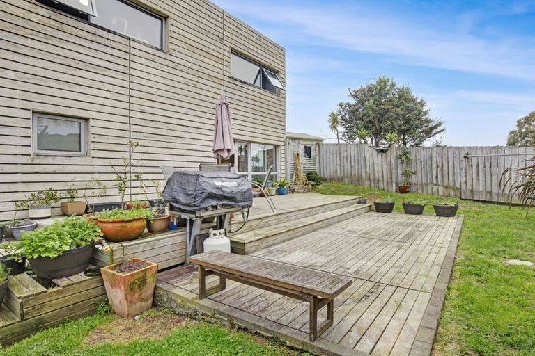 Photo of property in 25a Bell Street, Tawa, Wellington, 5028