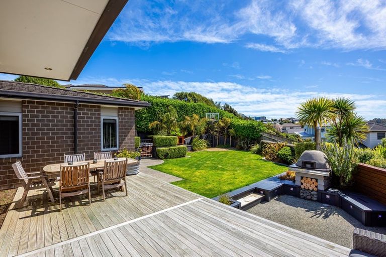Photo of property in 17 Dusky Crescent, Aotea, Porirua, 5024