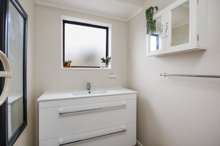 Photo of property in 5 Cargill Grove, Kelvin Grove, Palmerston North, 4414