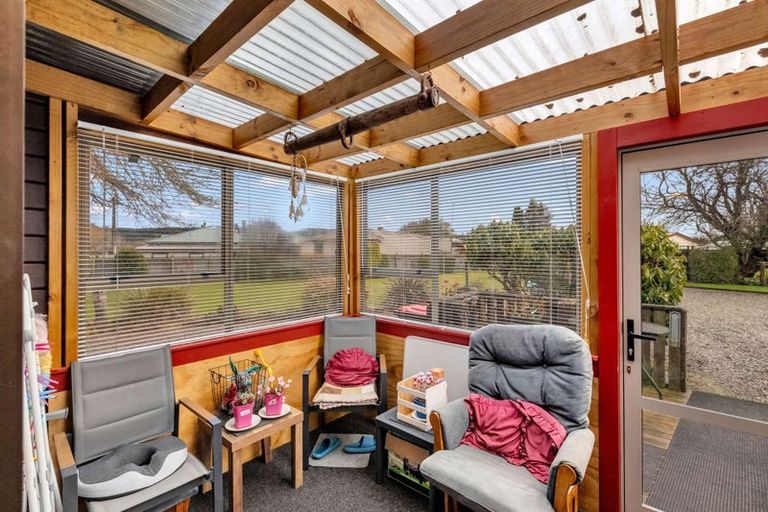 Photo of property in 39 Newburn Street, Waikaia, 9778