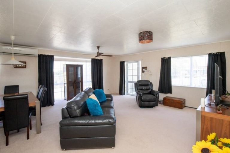 Photo of property in 39 Darlington Street, Ngatea, 3503