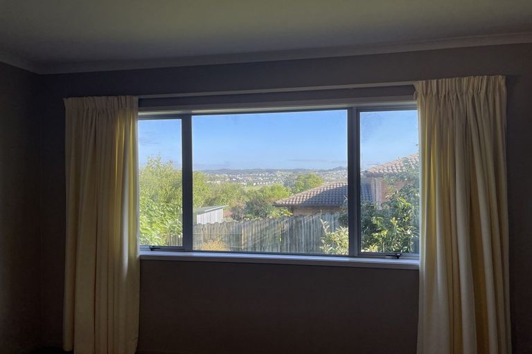 Photo of property in 14 Springtide Place, Red Beach, 0932