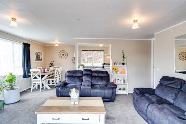 Photo of property in 4 Otatara Road, Taradale, Napier, 4112