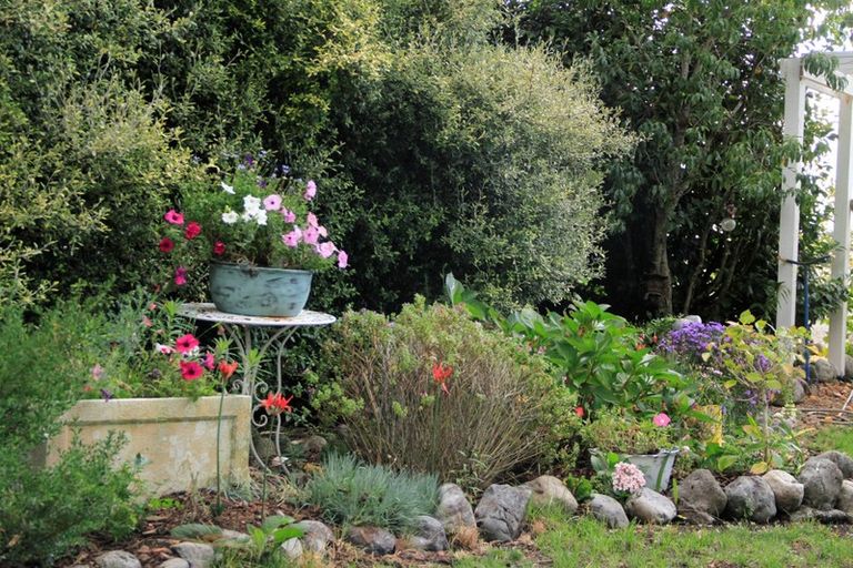 Photo of property in 145 Kemptons Line, Greytown, 5794