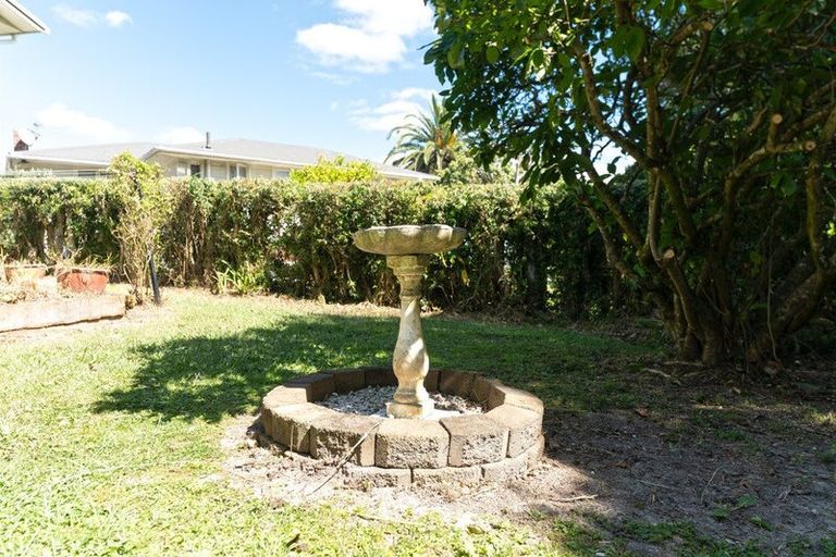 Photo of property in 23 Sherwood Avenue, Te Atatu South, Auckland, 0610