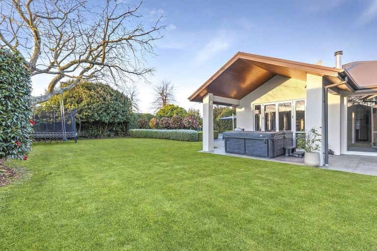 Photo of property in 1 Norfolk Drive, Cambridge, 3434