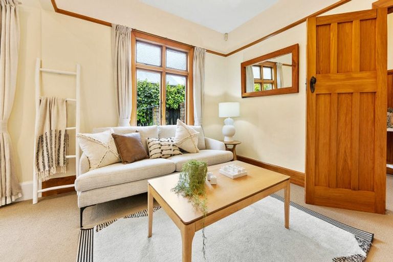 Photo of property in 38 Corson Avenue, Beckenham, Christchurch, 8023