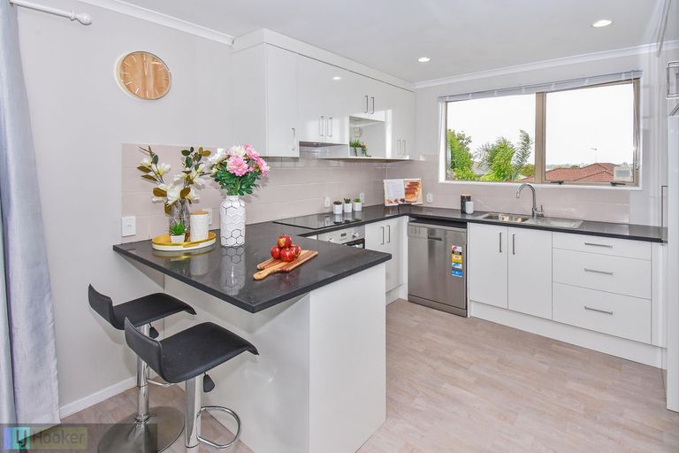 Photo of property in 26 Piriti Place, Weymouth, Auckland, 2103