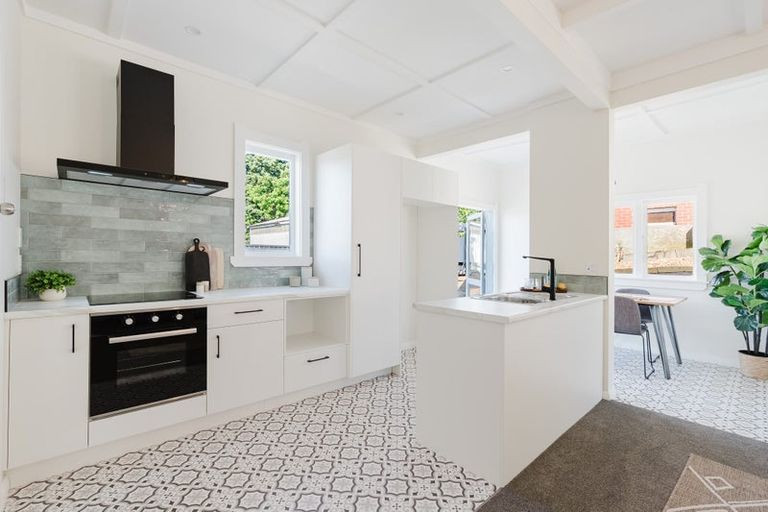 Photo of property in 17 Hinau Street, Maeroa, Hamilton, 3200