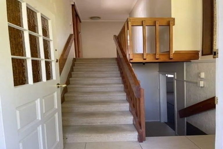 Photo of property in 9 James Street, Glenfield, Auckland, 0629