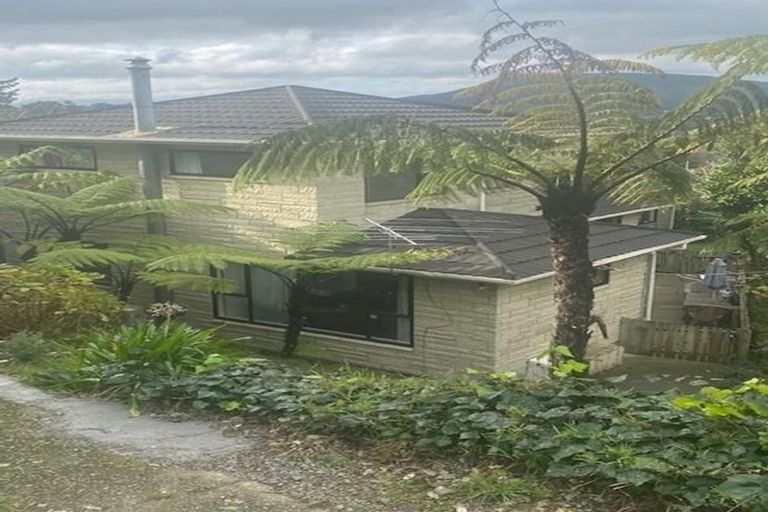 Photo of property in 13 Chester Road, Tawa, Wellington, 5028