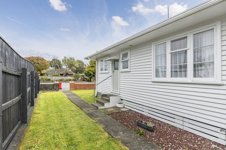 Photo of property in Heretaunga Flats, 4/652 Fergusson Drive, Trentham, Upper Hutt, 5018