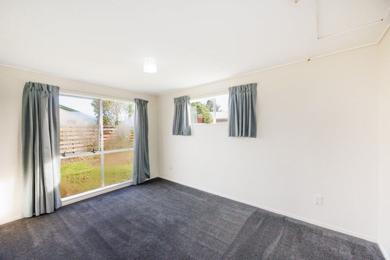 Photo of property in 41 Acacia Street, Kelvin Grove, Palmerston North, 4414