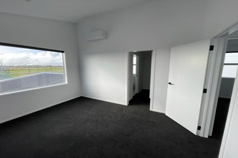 Photo of property in 31 Bill Miller Drive, Papamoa, 3118