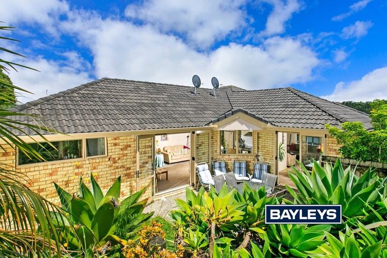 Photo of property in 25 Henry Partington Place, Greenhithe, Auckland, 0632
