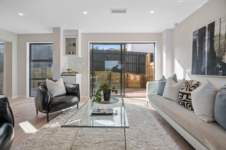 Photo of property in 4f Meadowvale Avenue, Forrest Hill, Auckland, 0620