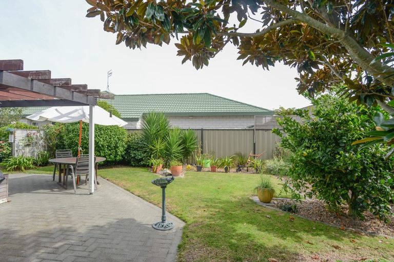 Photo of property in 12 Flemington Place, Taradale, Napier, 4112