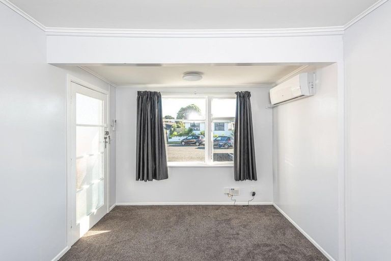 Photo of property in 1 Kupe Place, Castlecliff, Whanganui, 4501