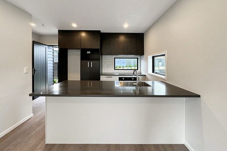 Photo of property in 10 Whati Lane, Henderson, Auckland, 0612