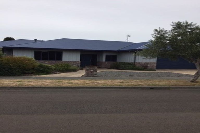 Photo of property in 5 Regent Drive, Paraparaumu Beach, Paraparaumu, 5032