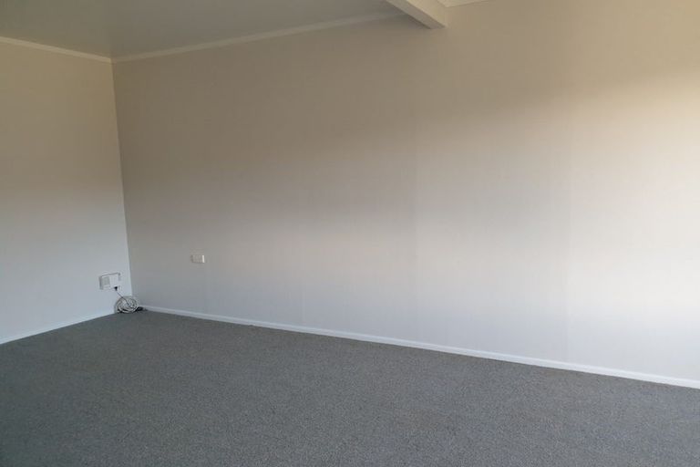 Photo of property in 32 Awatea Street, Ranui, Porirua, 5024