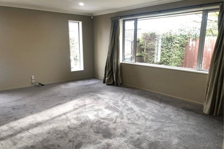 Photo of property in 692 Avonside Drive, Avonside, Christchurch, 8061