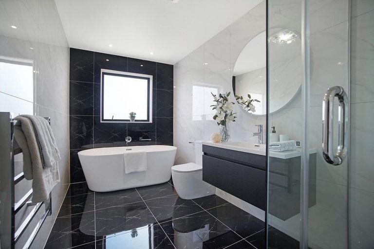 Photo of property in 2 Laquinta Place, Flat Bush, Auckland, 2019