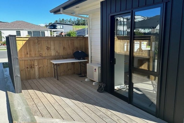 Photo of property in 17 Endurance Rise, Orewa, 0931
