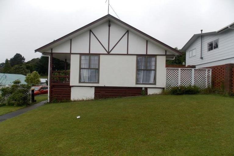 Photo of property in 42 Omapere Street, Whitby, Porirua, 5024