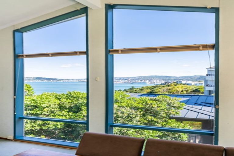 Photo of property in 16 Shalimar Crescent, Khandallah, Wellington, 6035